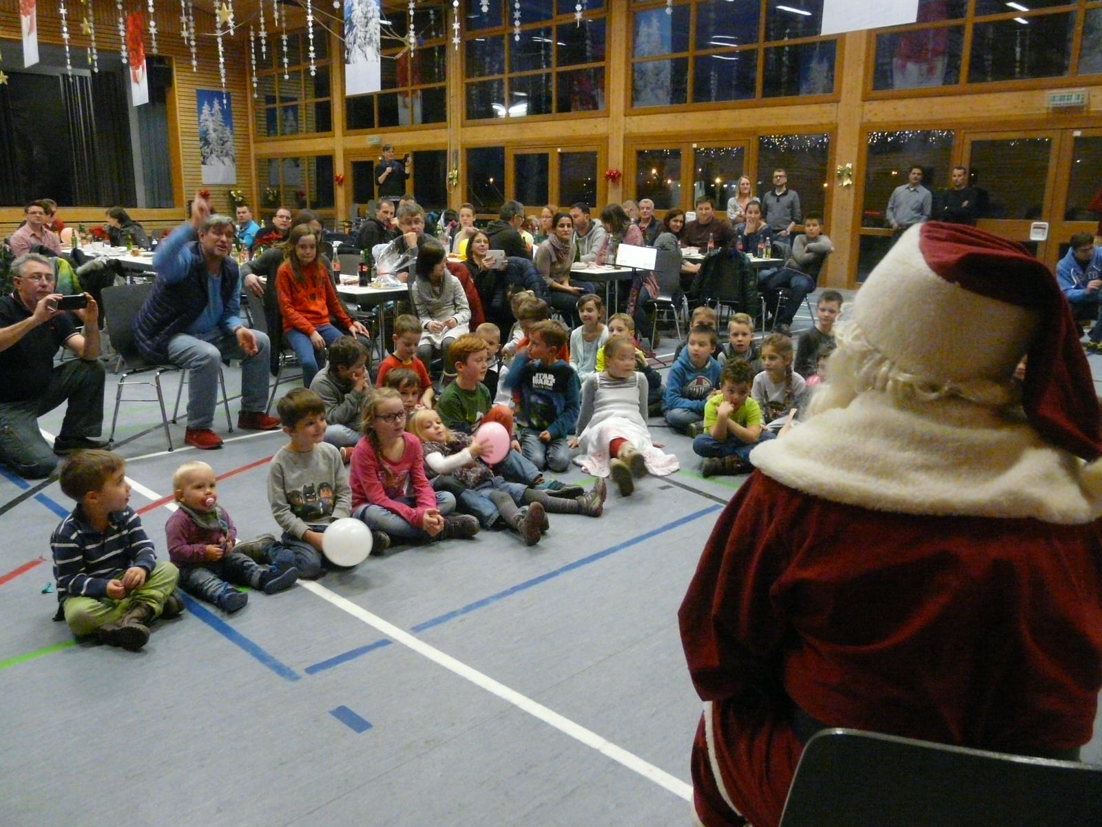 weihnachtsfeier 16 mit Nikolaus1